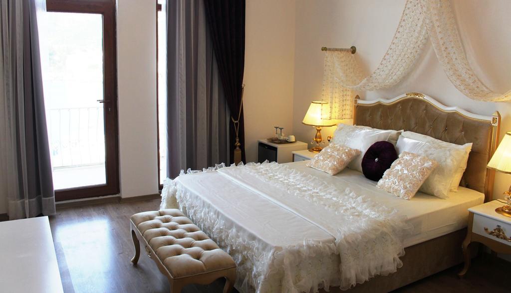 Huri & Nuri Hotel (Adults Only) Фоча Екстериор снимка