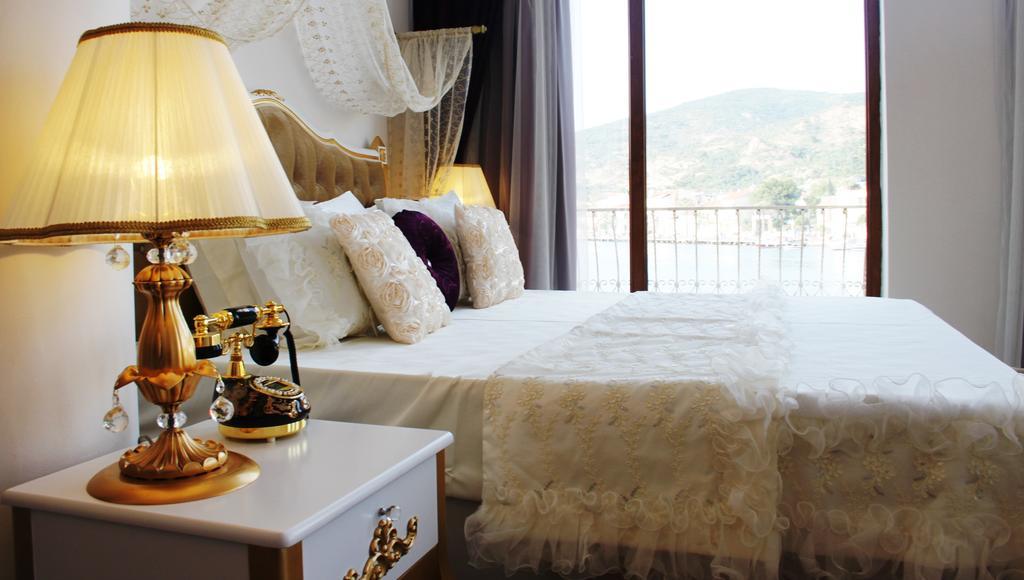 Huri & Nuri Hotel (Adults Only) Фоча Екстериор снимка